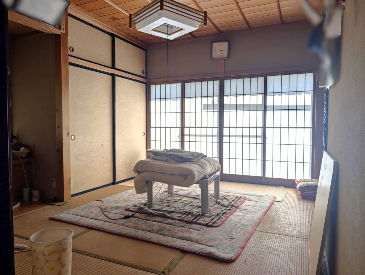 detached 上石見